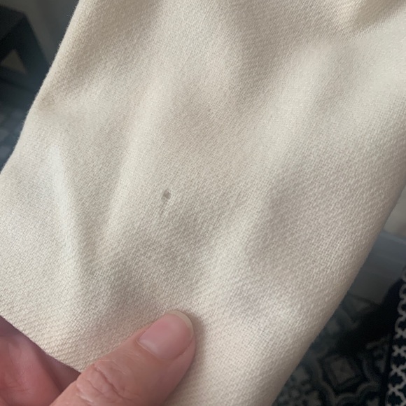 Women’s Ivory Blazer. - Picture 2 of 4